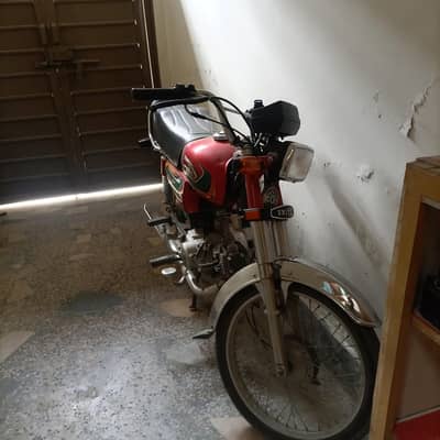 United 70cc bike new condition