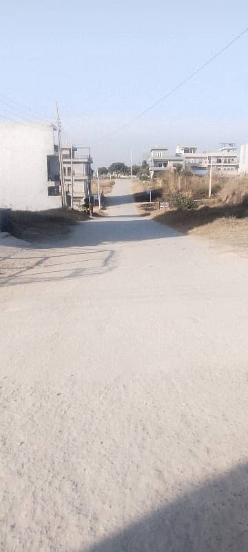 THREE SIDE CORNER PLOT 4