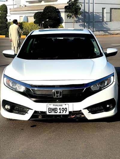 Honda Civic Oriel 1.8 i-VTEC | 2017 | Total Genuine | Sunroof