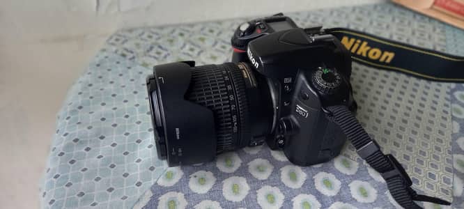 Nikon D3300 DSLR Camera with 70-300mm f/4.5-6.3 lens & camera stand