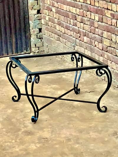 3 by 3ft table good finishing