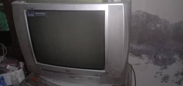 LG اچھی حالت میں بہت ہی عمدہ ٹی وی ایک اچھی قیمت میں حاصل کریں