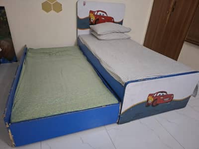 Trundle bed / Sliding bed