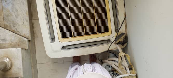 Air conditioner Ceiling Chiller AC for Large Area