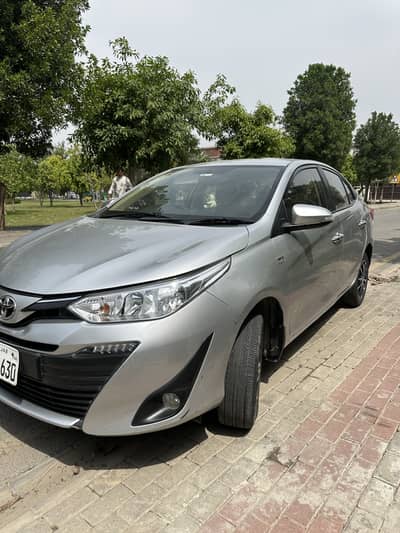 Selling my total genuine toyota yaris with genuine milleage