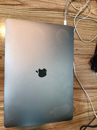 Apple MacBook Pro 15-inch 2018  (A1990)