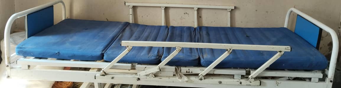 3 crank manual surgical bed for urgent sale