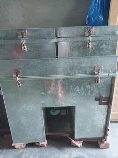 metal trunk for sales man  for bikes