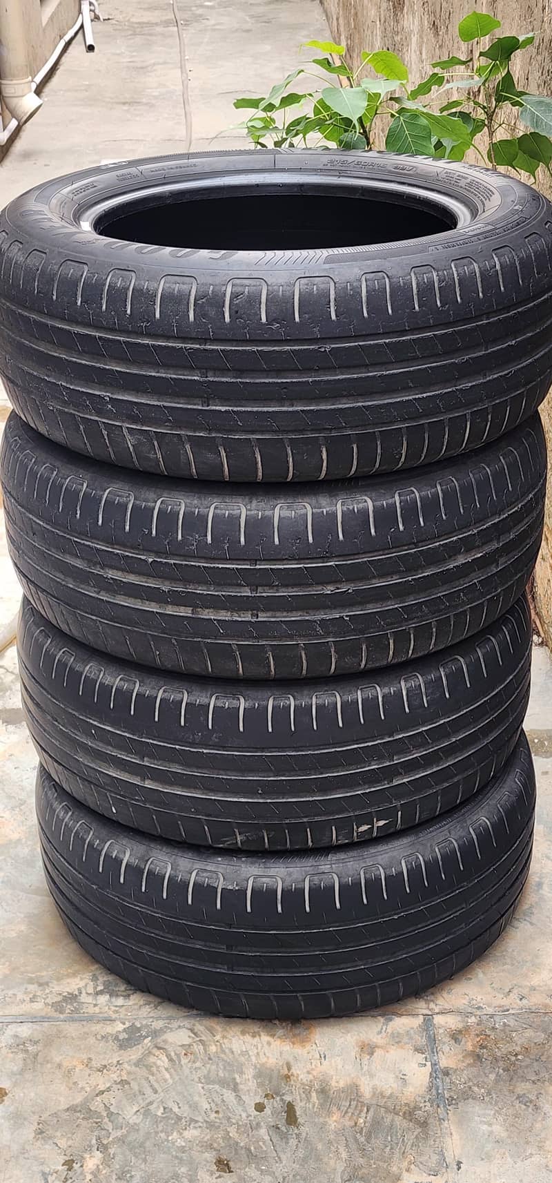 Goodyear efficient grip types 215/60/16 1