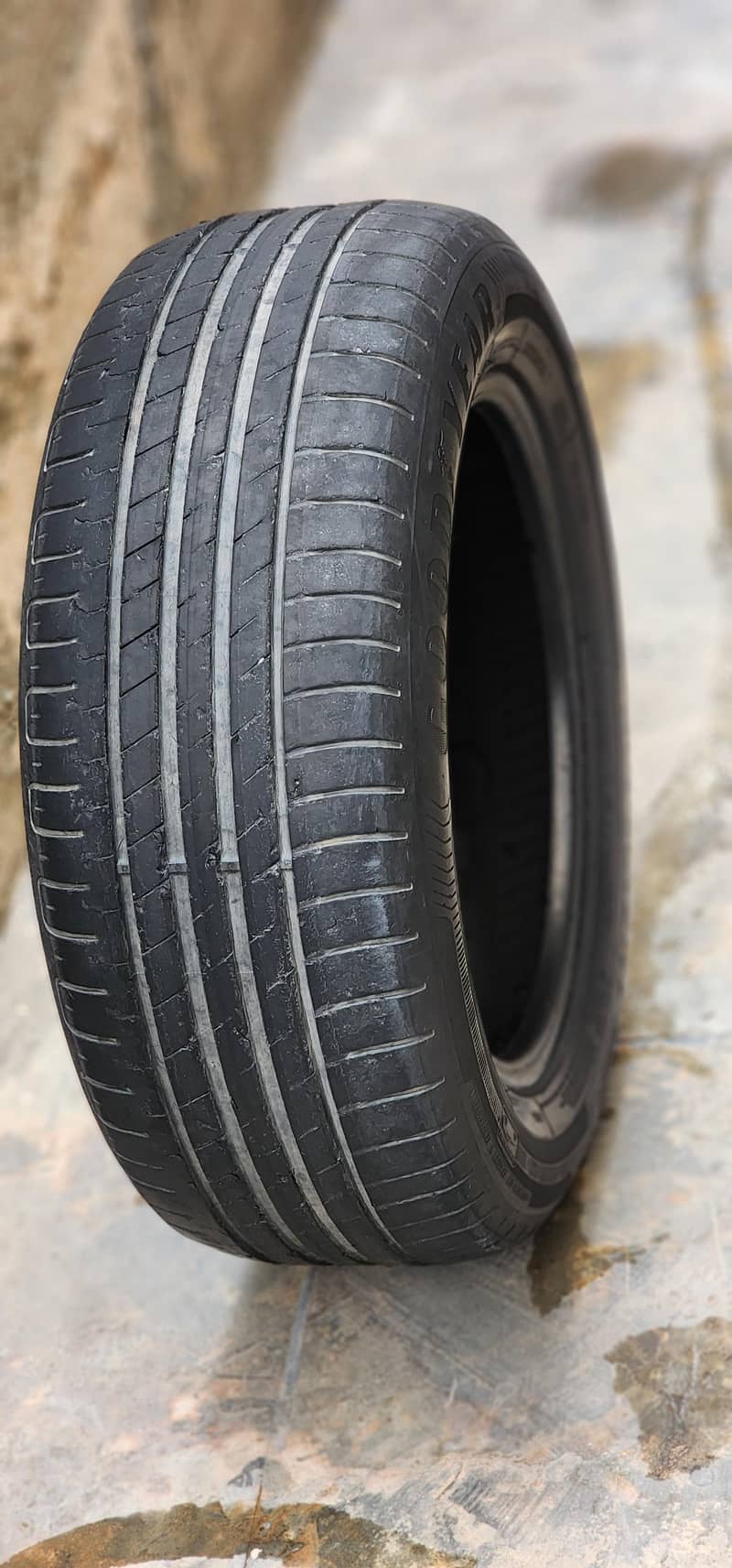 Goodyear efficient grip types 215/60/16 8