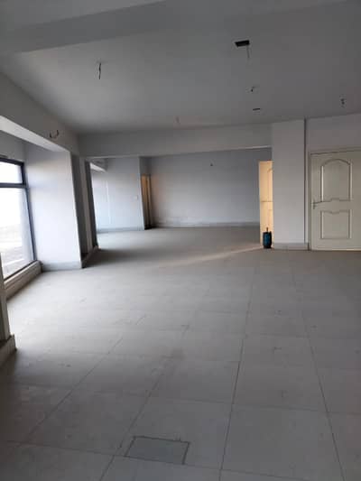 Commercial Office Available on Rent Shahrah. e. Faisal