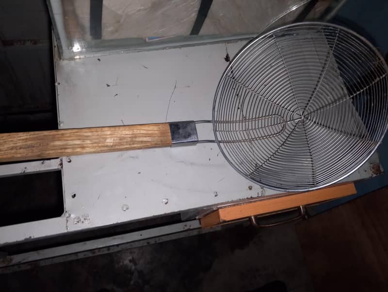 چپس کا سٹال براۓ فروخت 4