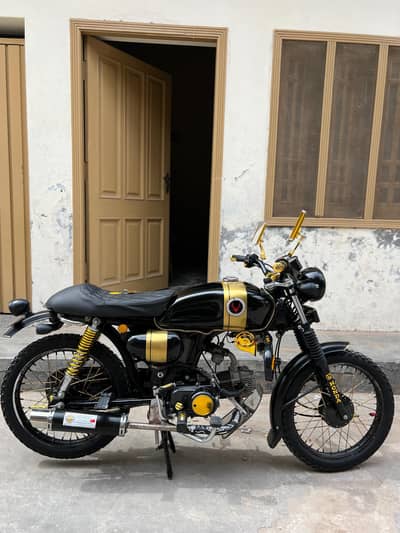 United 2019 Model Converter to Cafe Racer