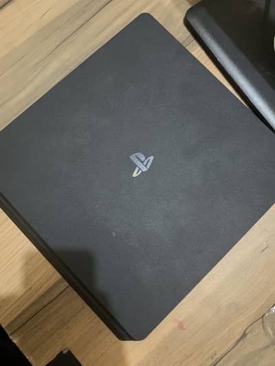 PS4 1tb jailbreak with 2 controllers & box