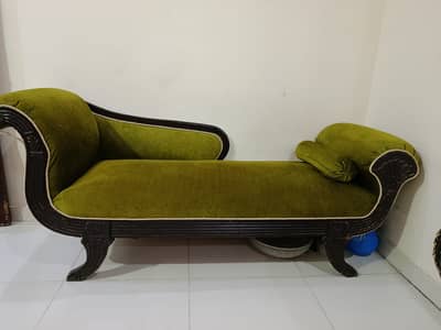Dewan Excellent Condition like New
