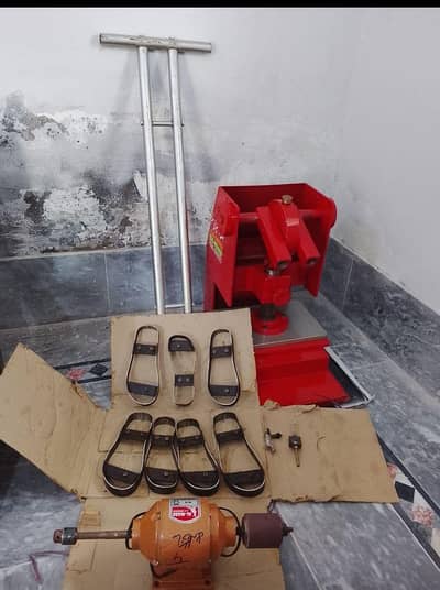 Manual Slipper Sole Cutting Machine with Dies & Grinder