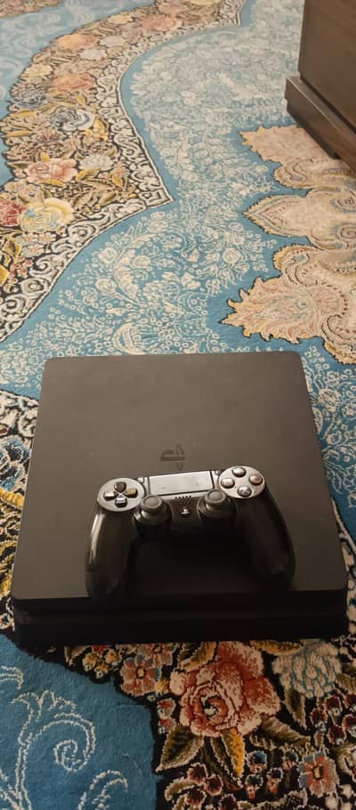 Playstation 4 slim/PS4 500 GB with controller