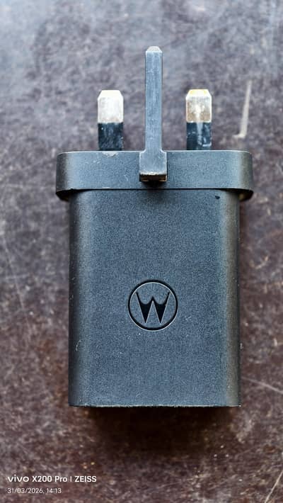 Motorola original 33 watt changer
