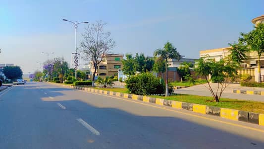 FAISAL HILLS BLOCK B 40*80 PLOT FOR SALE ON GOO LOCATION FIRST COME FIRST AVAIL