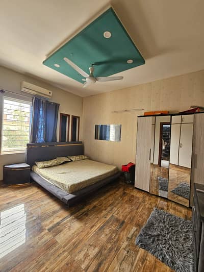 E-11-2 upper porshan 1bed room shearing lable for rent bajli bill ki sat