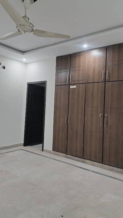 18 Marla House For Rent Paragon City