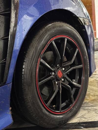 Alloy rim with tyres 17 inches