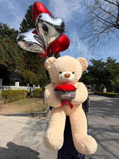 American Style Teddy Bear With Flowers Bouque