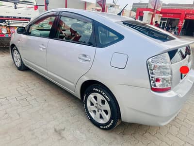 prius 1.5 2011/14 total genain  only 2 pic shawer said me