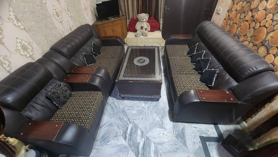 Stylish Sofa Set (3+2+1) – Solid & Comfortable | Good Condition 0