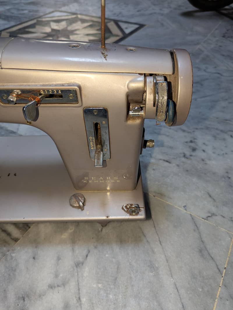 sewing machine from US 2