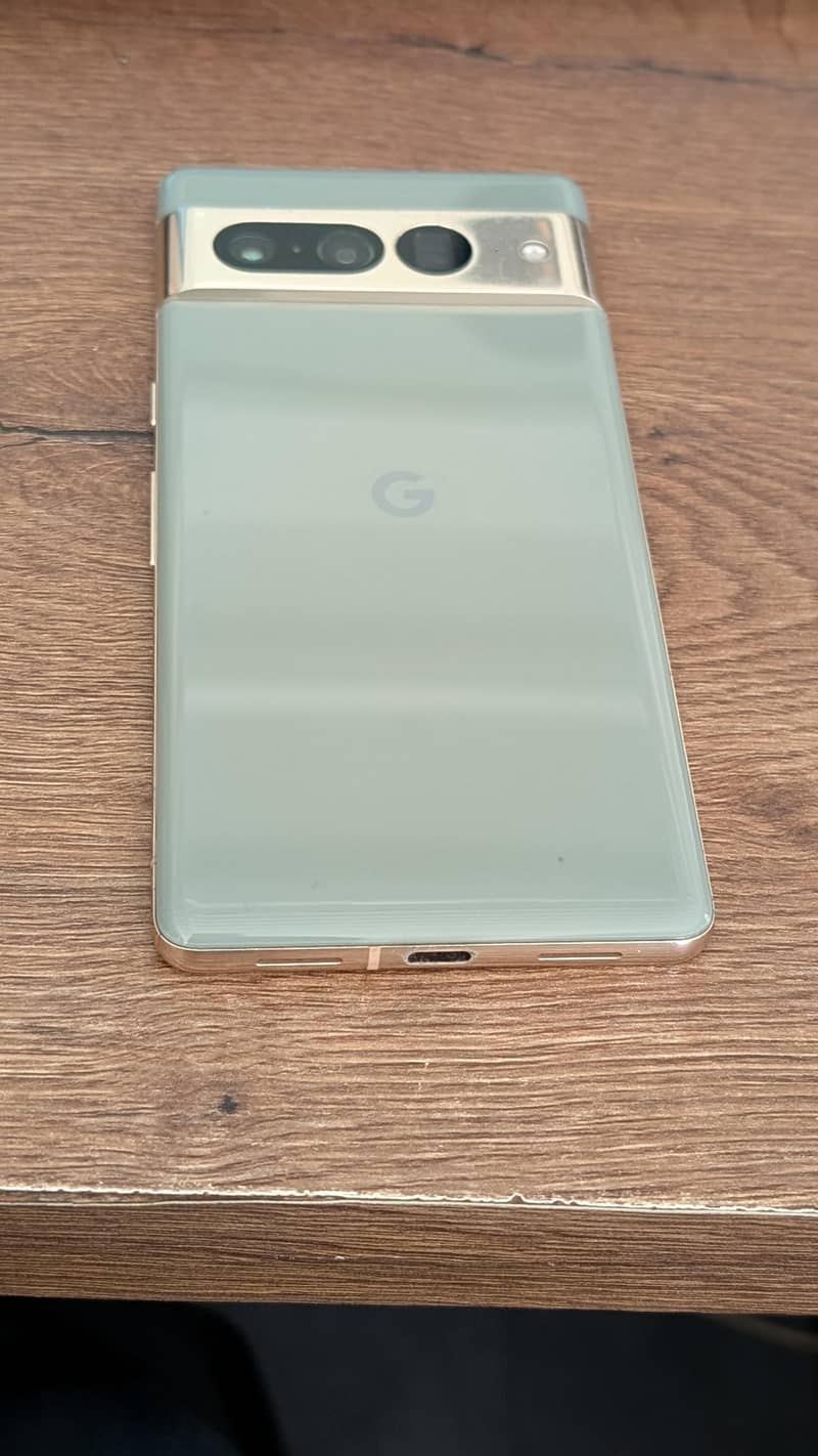 Google pixel 7 pro 4