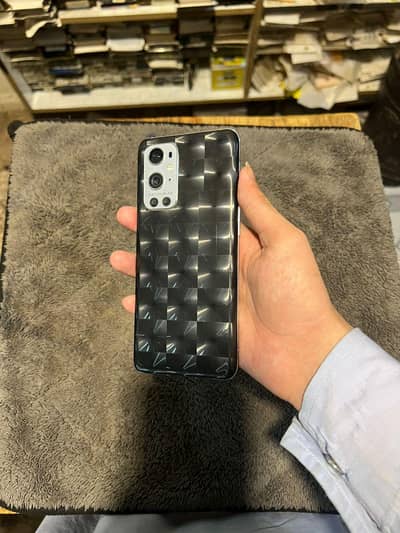 OnePlus 9 pro 5g 12+12 /256