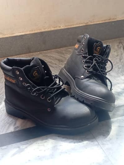 Gladiator shoes for men just box open import From uae