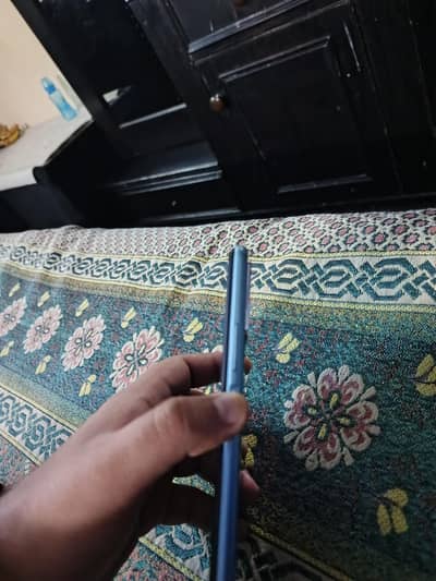 Selling  vivo y20s  need money