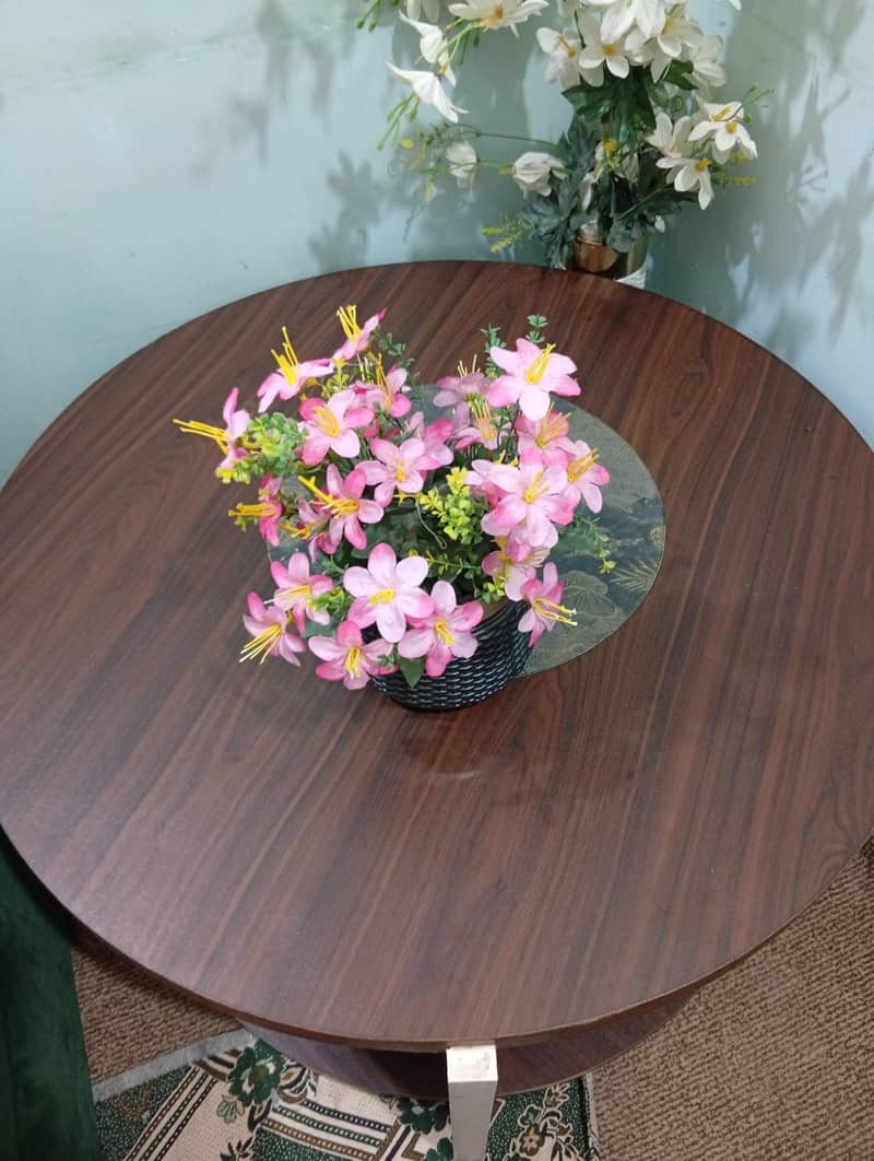 round coffee table 1