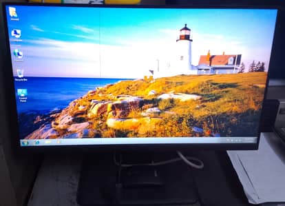 Dell 22 inch boderless led for sell