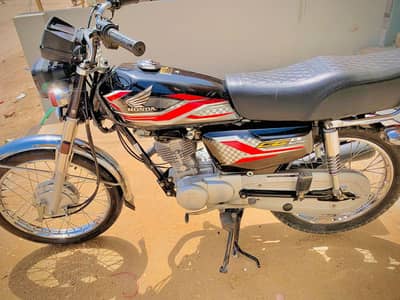 available for sell 125 Honda 24 model pakki