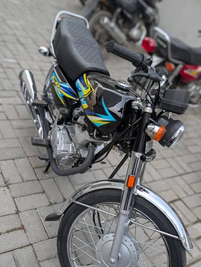 Honda CG 125 2026 BLACK