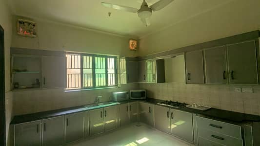 1 Kanal house for rent