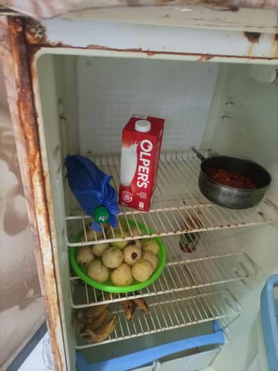 indesit ka full size fridge behtreen cooling or mazboot body