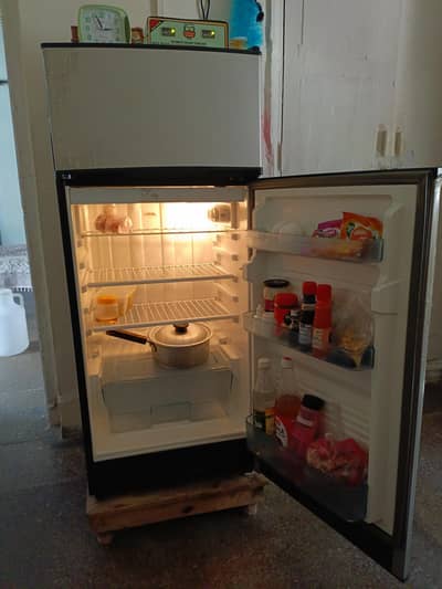 Dawlance refrigerator 10/10