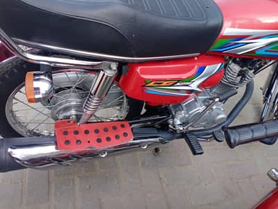 bike bilkul saaf hai brand new condition 10  all Punjab number arifwal