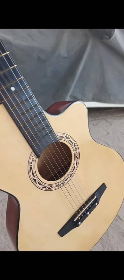 ACOUSTIC GUITAR