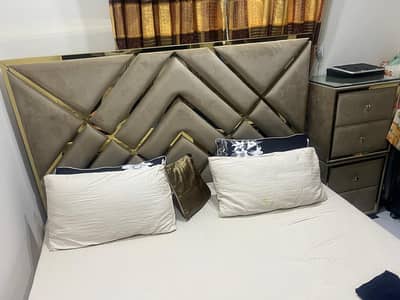 Complete Bed set , heavy duty good price