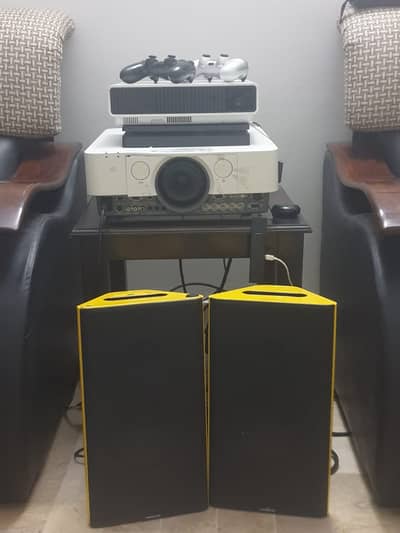 Urgent Sale Monster Clarity HD Bluetooth Studio Speakers