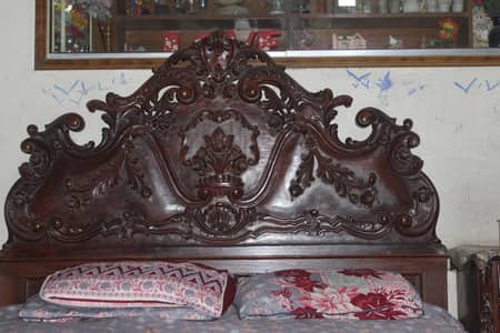 Chanod ki lakari ka banaa hai Bhair ka hai Ghar Ka Or Furniture Be Hai