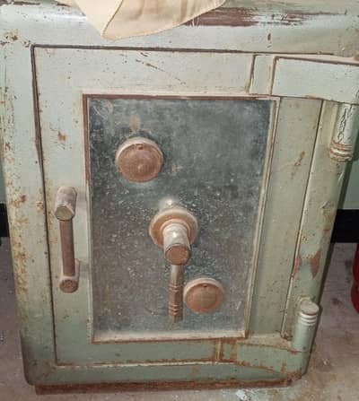 fireproof safe locker