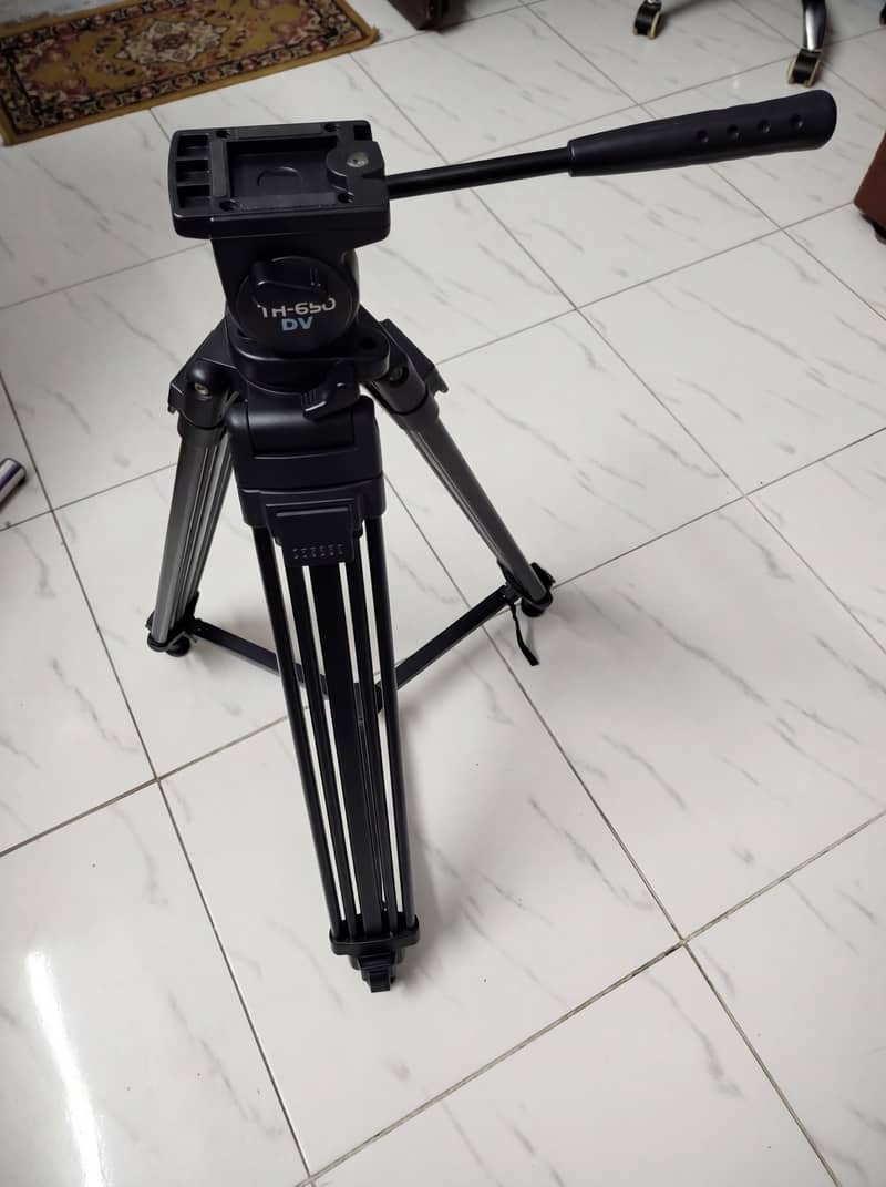 Libec TH-650 DV Tripod – Smooth & Solid (Used) 0