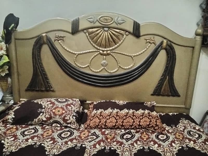 bed dressing side table 0