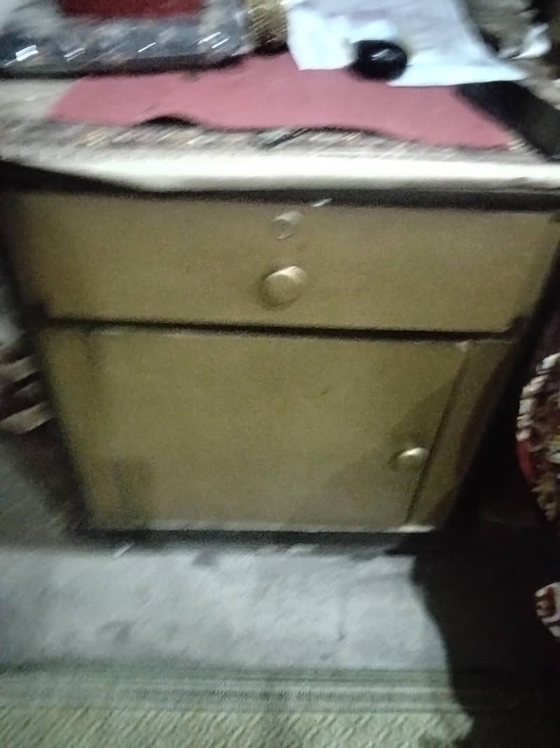 bed dressing side table 4